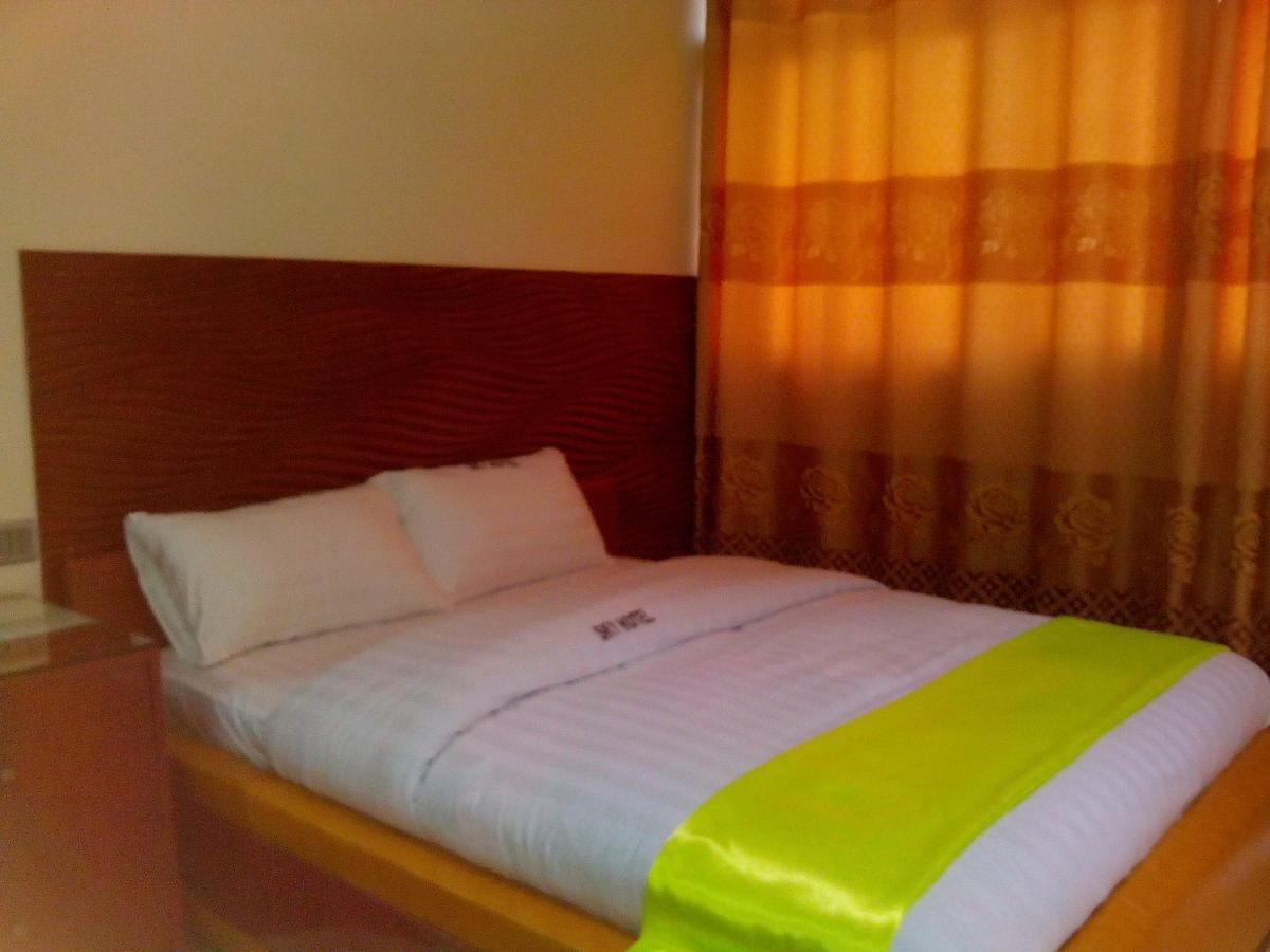 Hotel Ok Kampala Esterno foto