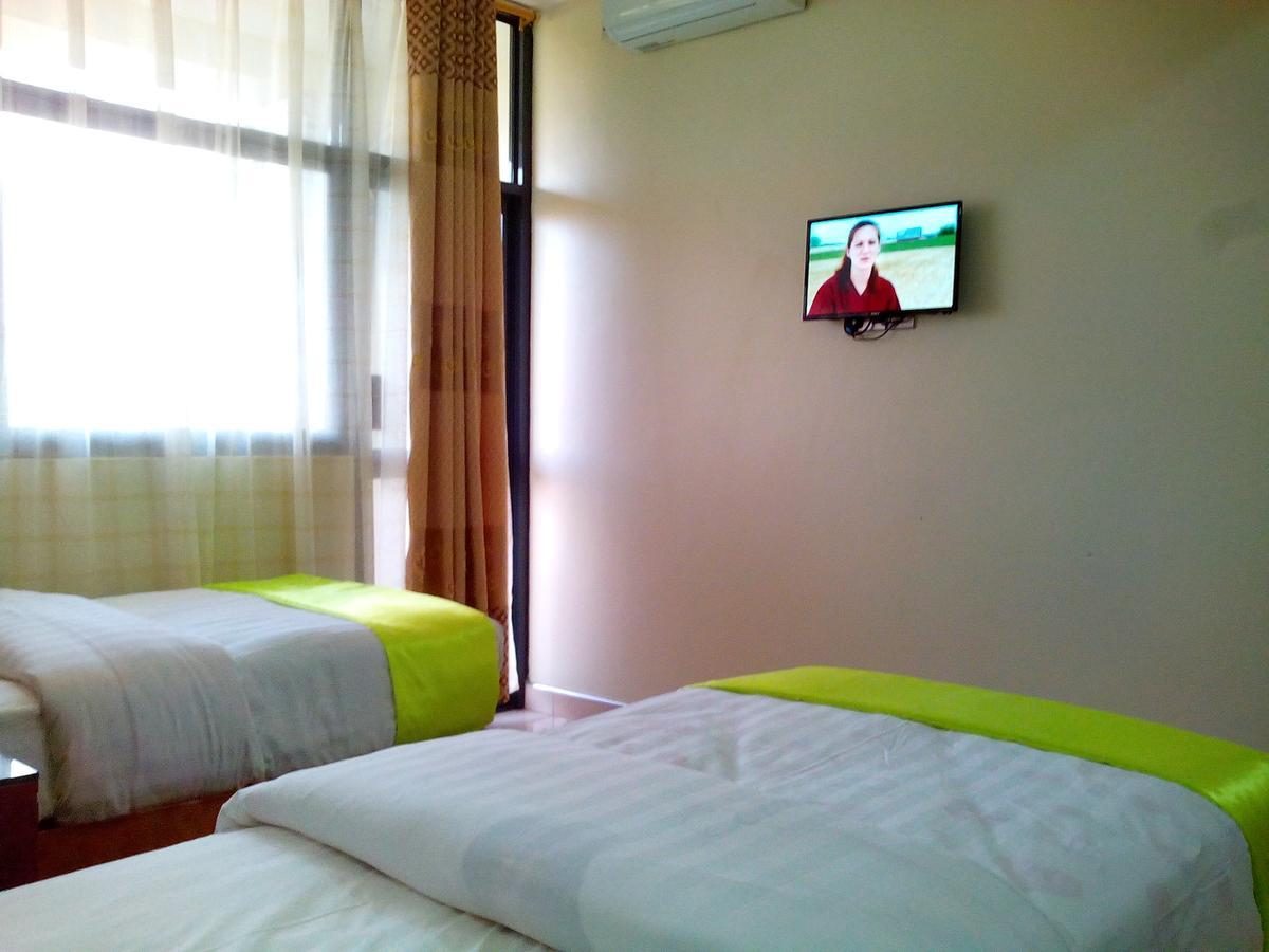 Hotel Ok Kampala Esterno foto
