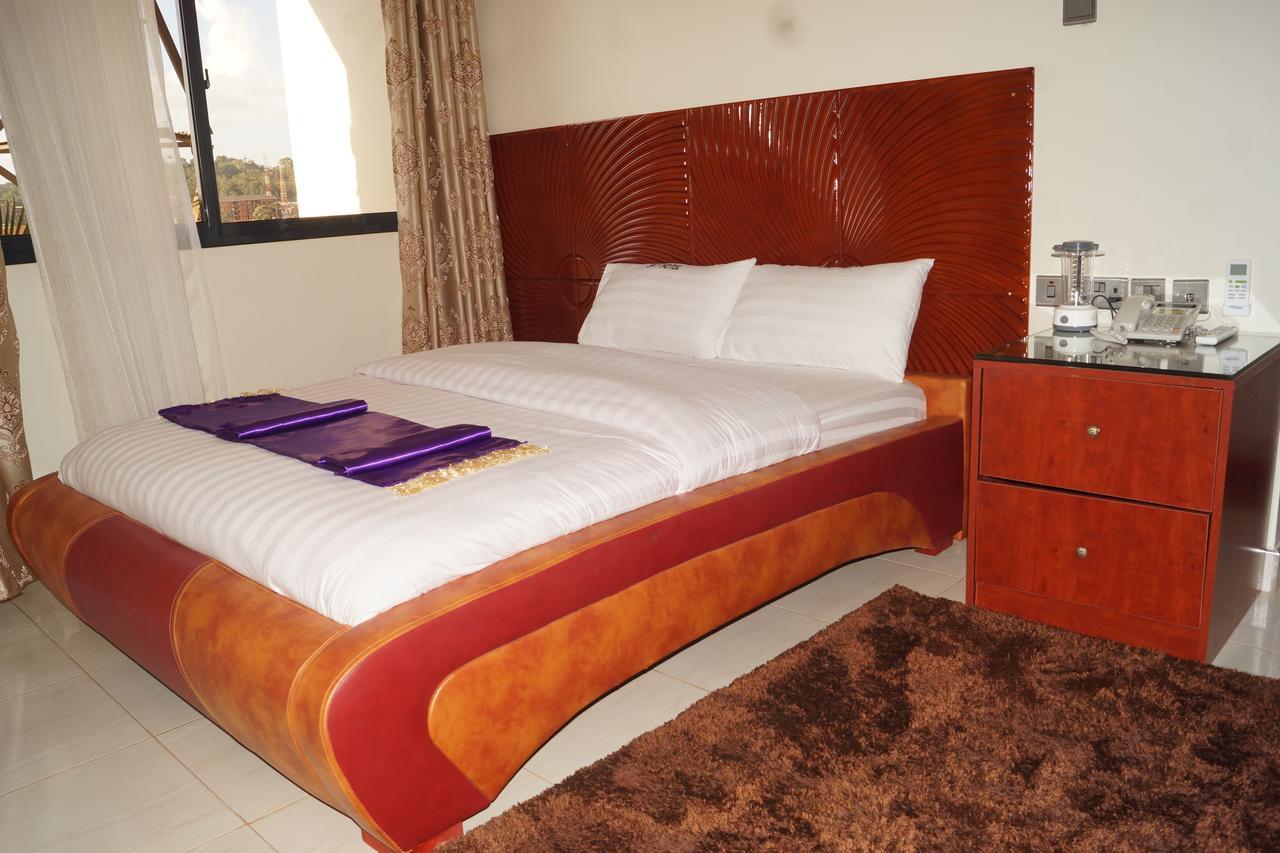 Hotel Ok Kampala Esterno foto