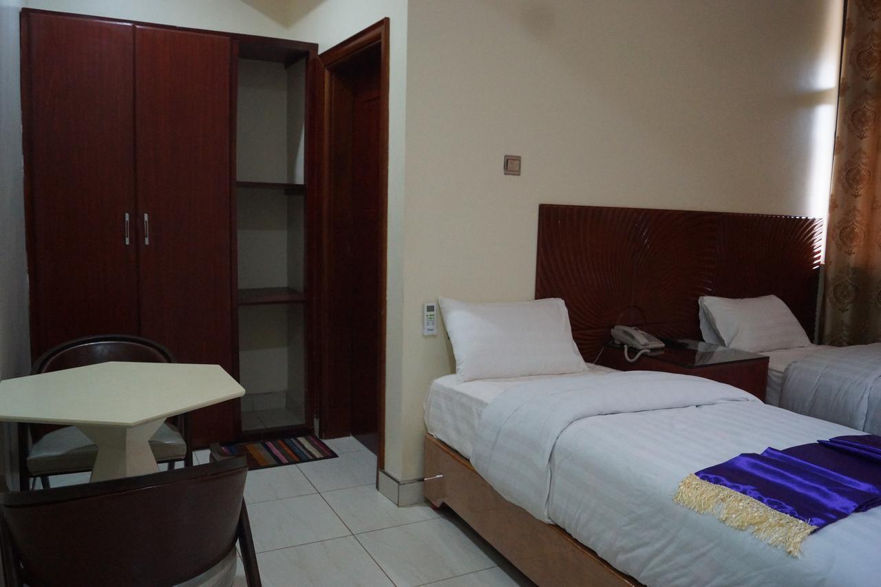 Hotel Ok Kampala Esterno foto