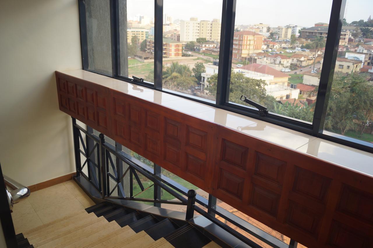 Hotel Ok Kampala Esterno foto