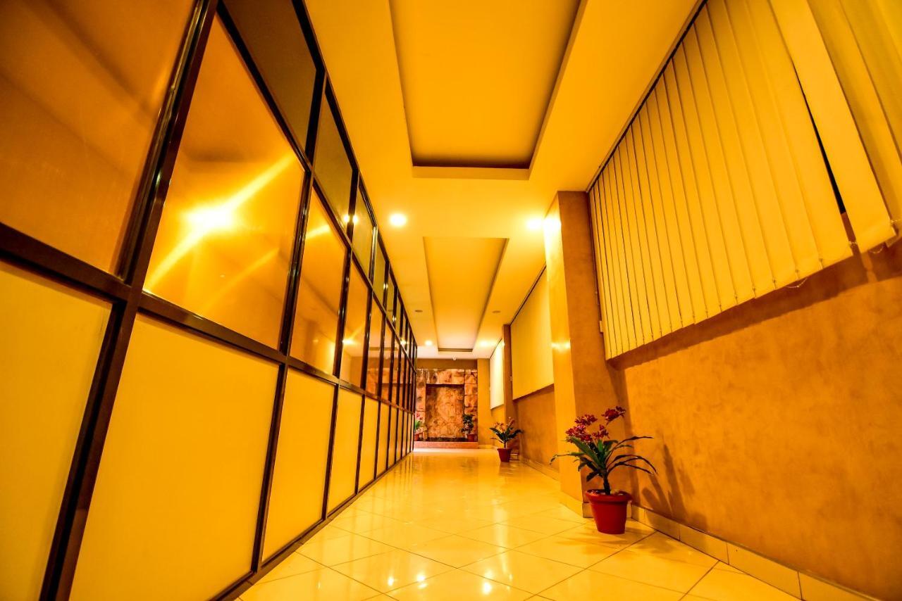 Hotel Ok Kampala Esterno foto